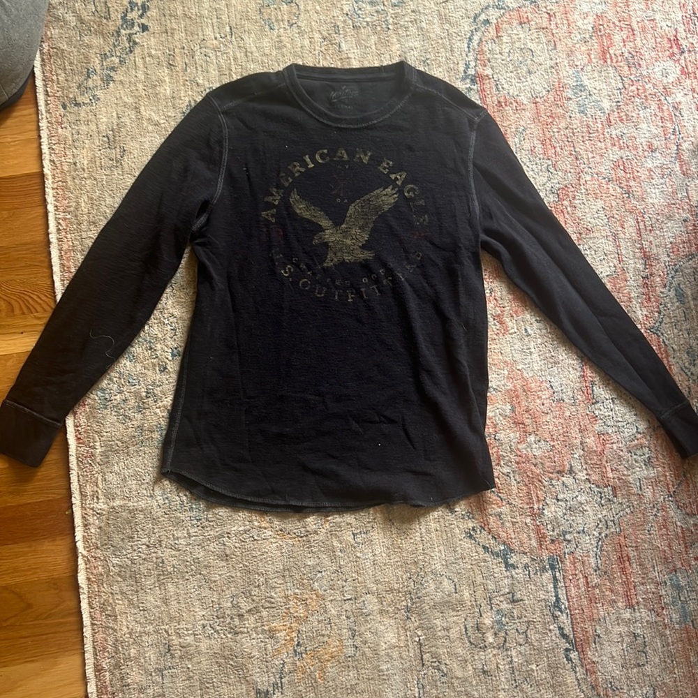 American Eagle Long Sleeve shirt